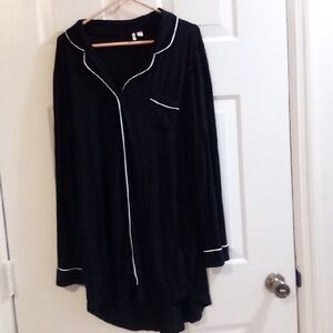 Nordstrom Black Sleep Shirt with White Trim